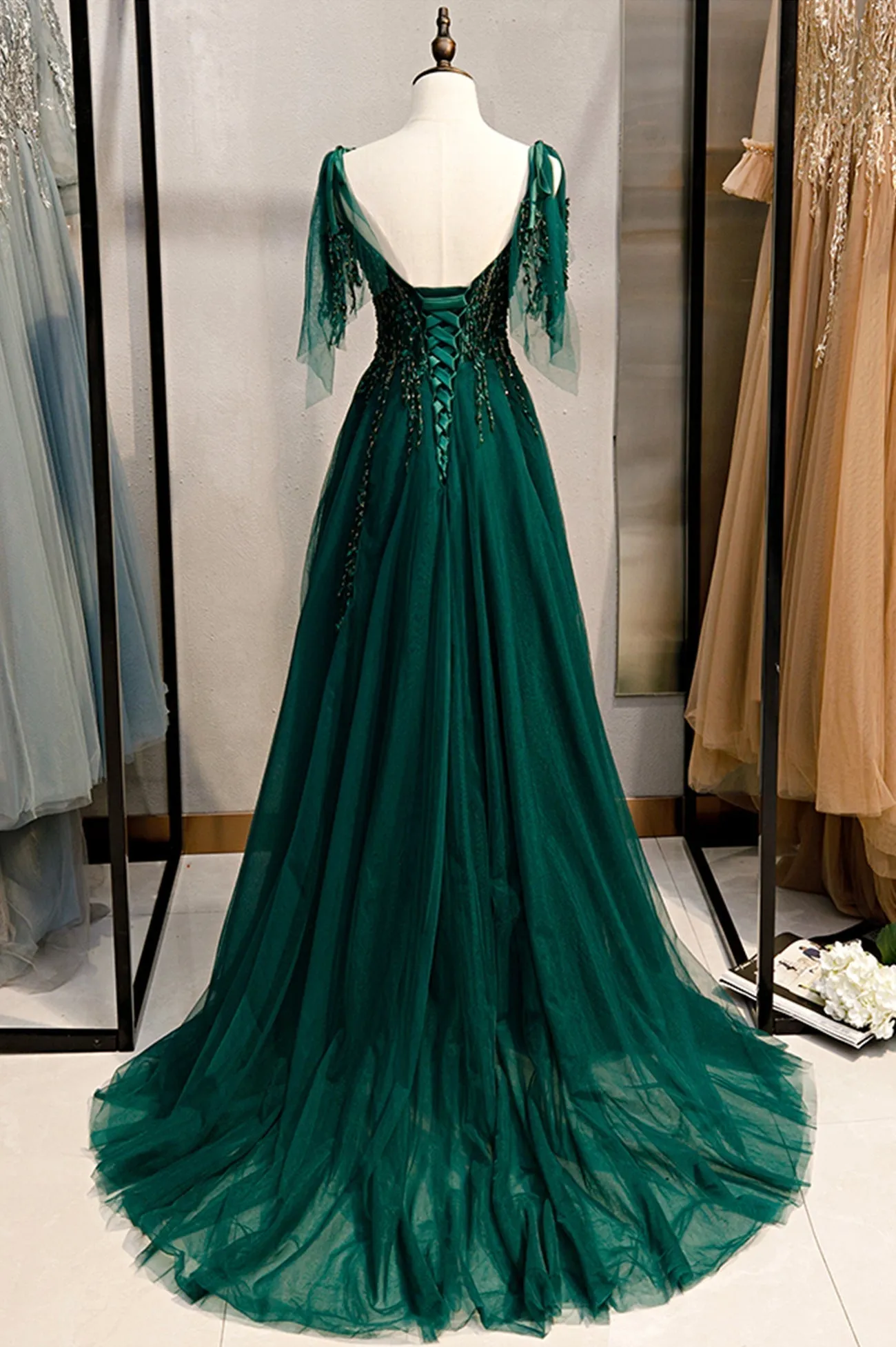 Green V-Neck Lace Long Prom Dresses A-Line Evening Dresses